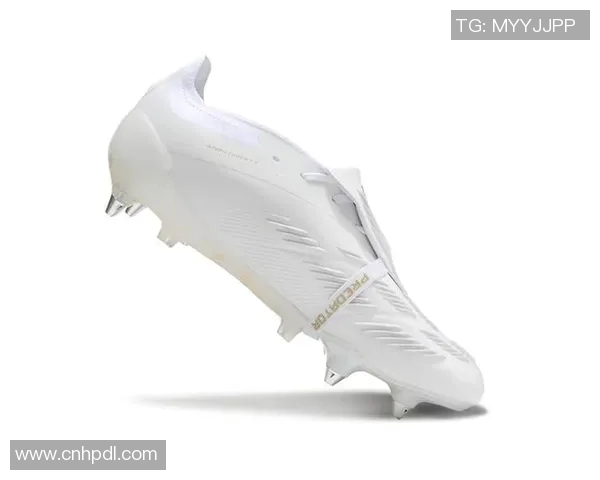 猎鹰足球鞋助力球星崭露锋芒 揭秘球场上的顶级脚步力量